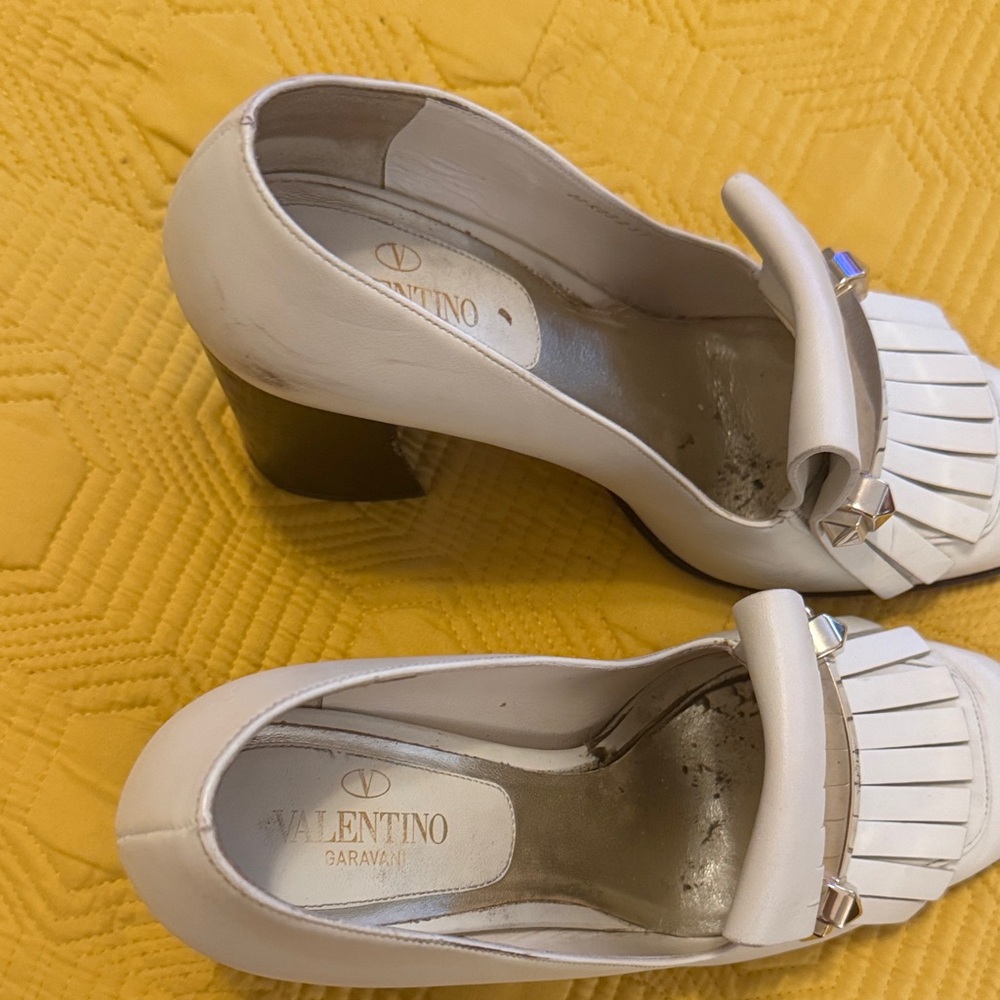 Valentino Garavani Uptown Ivory Fringe Loafer Pump Shoes Size 39.5 - Picture 10 of 16